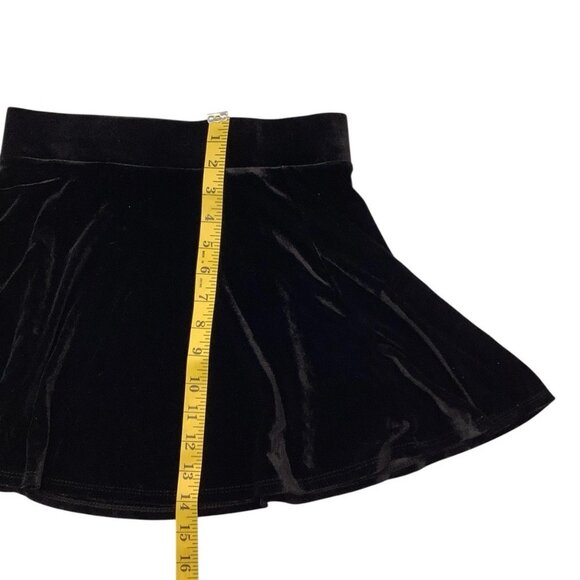 Forever 21 Velvet /Velour Pull On Skater Mini Black Skirt Womens Size Small - Picture 3 of 5